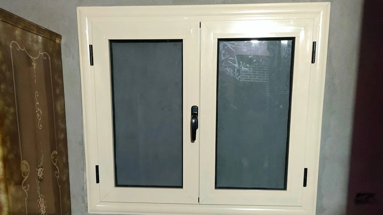 شباك ألمنيوم مفصلي